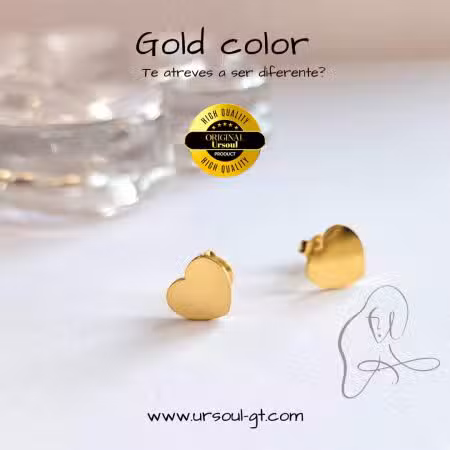 aretes minimalistas dorados en forma de corazon