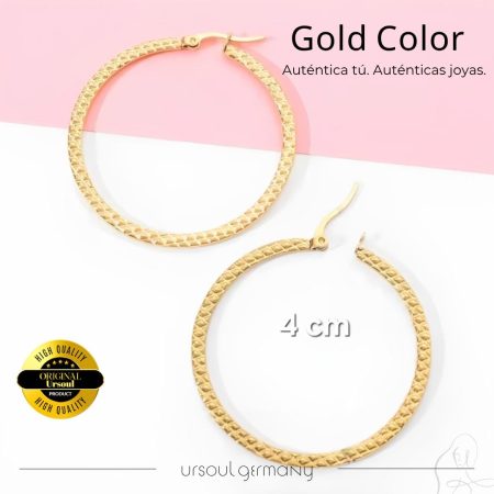 Argollas Gold Color dama con diseño texturizado, aretes dorados grandes, accesorio arte