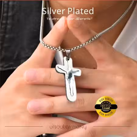 Cadena de hombre color plata, dije cruz, Jesucristo calado, accesorio espiritual UrSoul Germany