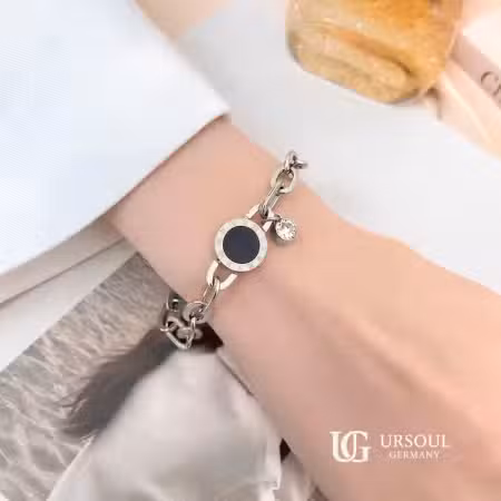 Pulsera para dama Silver Plated colección Tiempo de Dios con detalle negro de Ursoul Germany
