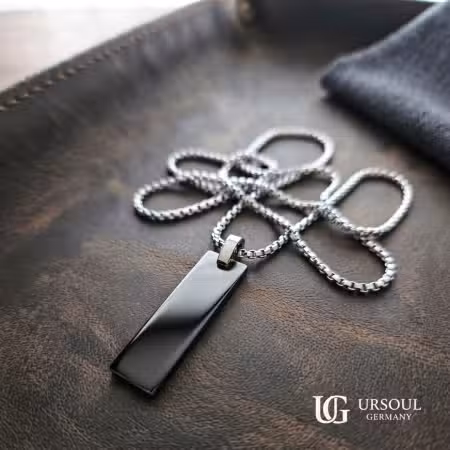 Cadena plateada con dije de placa negra para hombre, Black Series Ursoul Germany