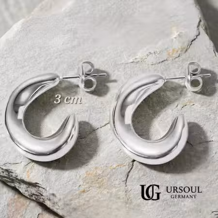 Aretes argolla chunky plateados 3cm para mujer, Silver Plated Ursoul Germany, sobre piedra natural y en oreja con cabello corto